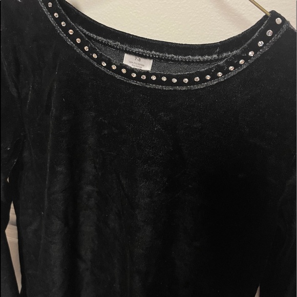 🌹🌹Girls Size 7/8 Black Velvet Top Rhinestones - Picture 1 of 3